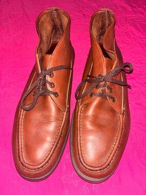 Men's Russell Moccasin Brown Leather Chukka Boots - Classic Lace-Up Style